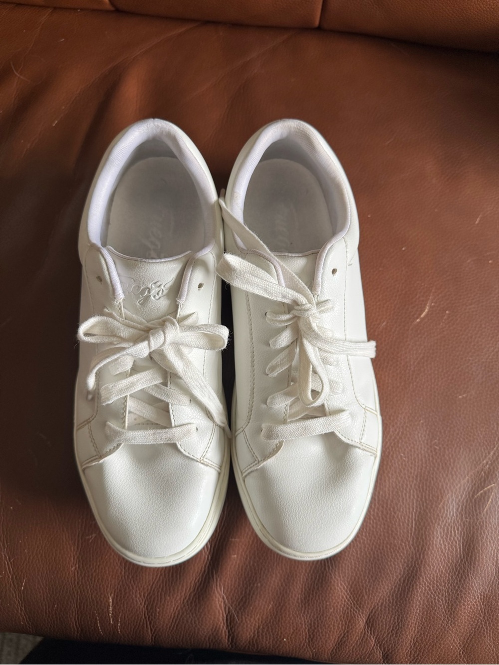 Fuego Low Top Dance Sneakers
